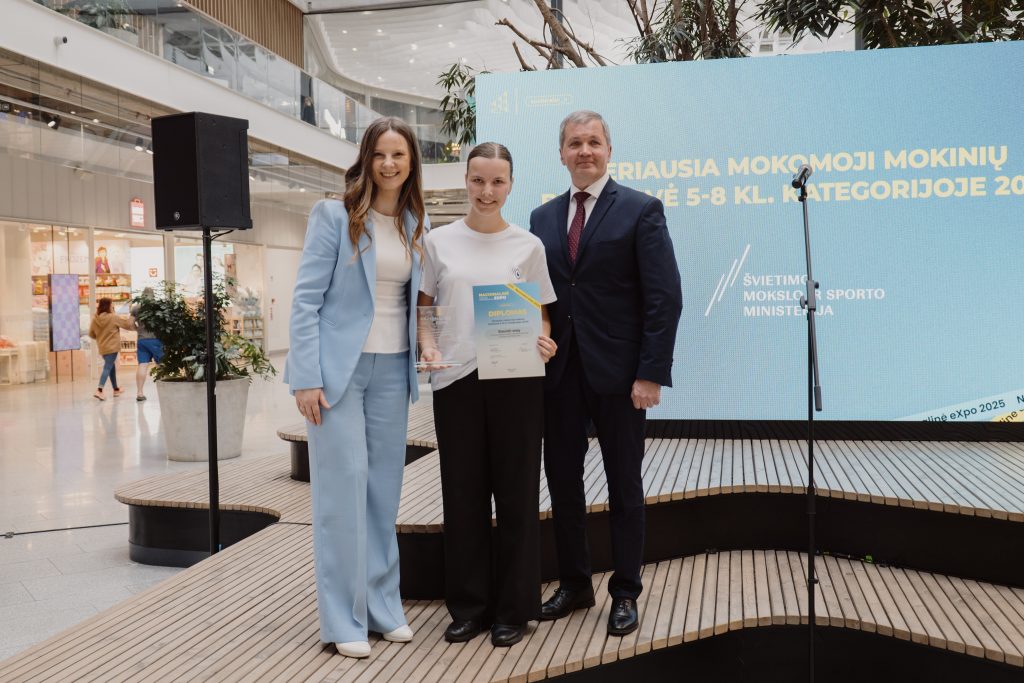 15-mečių sukurti išmanūs akiniai akliesiems pelnė MVP laidos pergalę