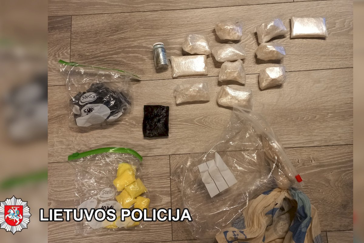 Klaipėdoje teismui perduota byla dėl neteisėto disponavimo labai dideliu psichotropinių medžiagų kiekiu (+video)