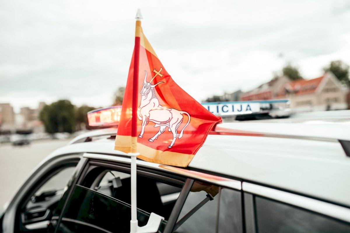 Teismui perduota byla dėl neteisėto laisvės atėmimo ir kitų nusikaltimų