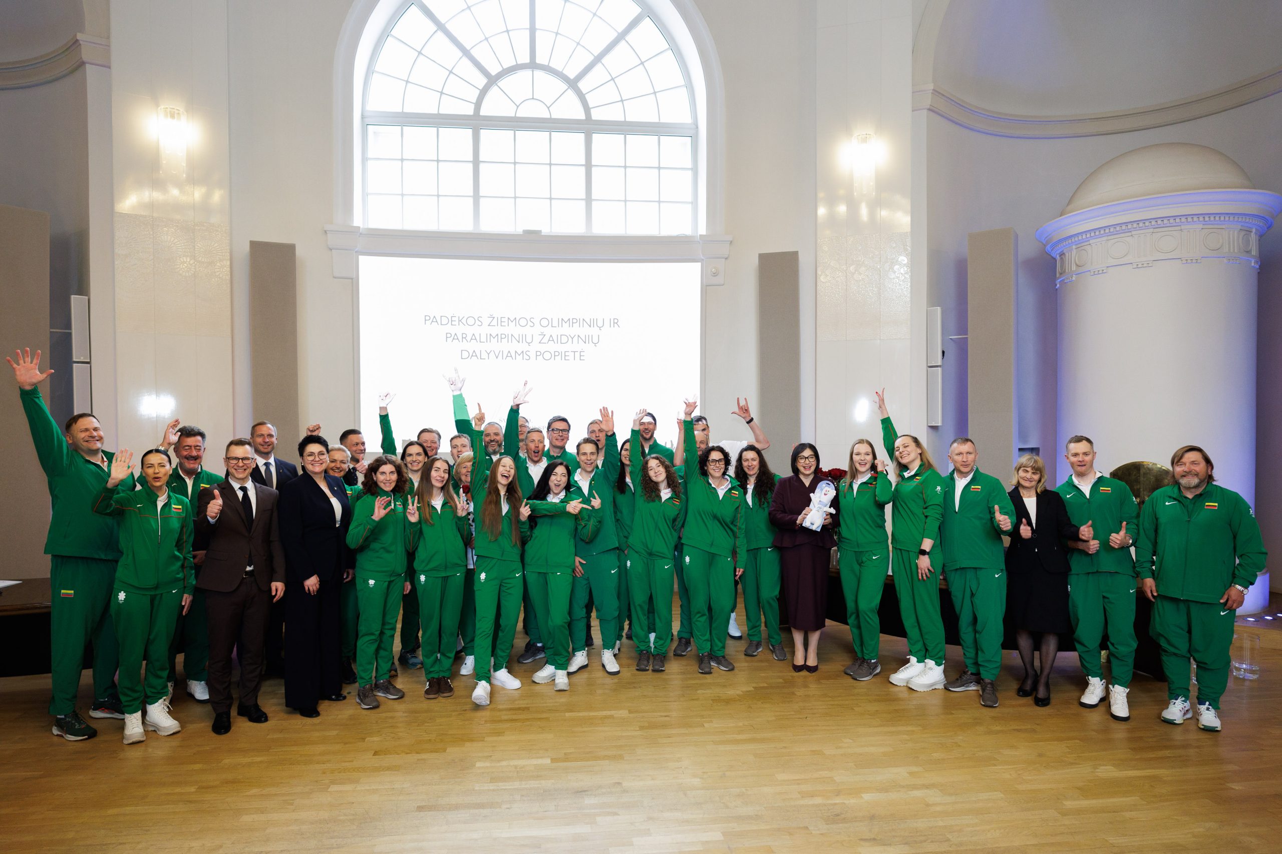 Ministerijoje pagerbti Lietuvai Milano ir Kortinos olimpinėse ir paralimpinėse žaidynėse atstovavę sportininkai ir jų treneriai